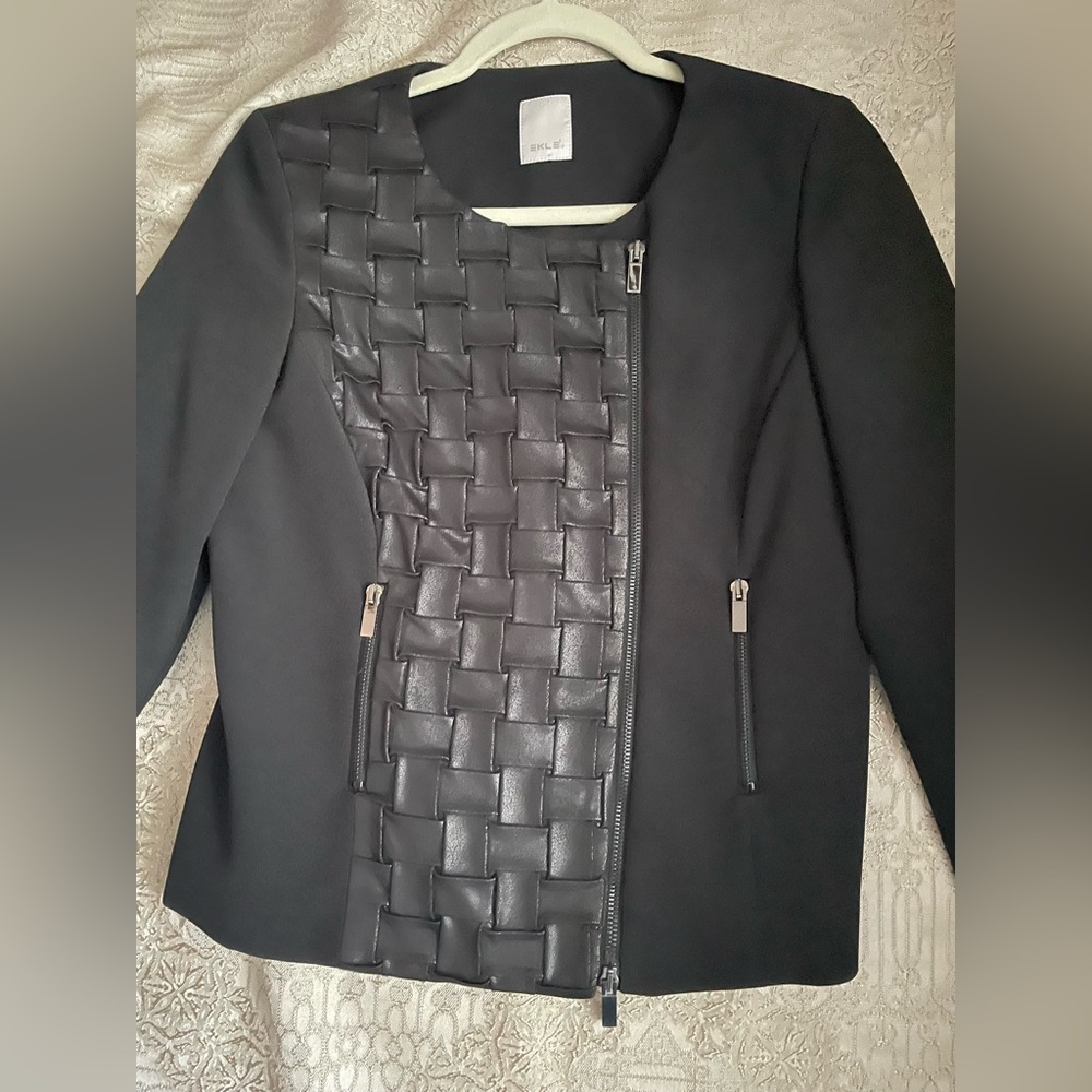 Elegant Black Woven Detail Blazer